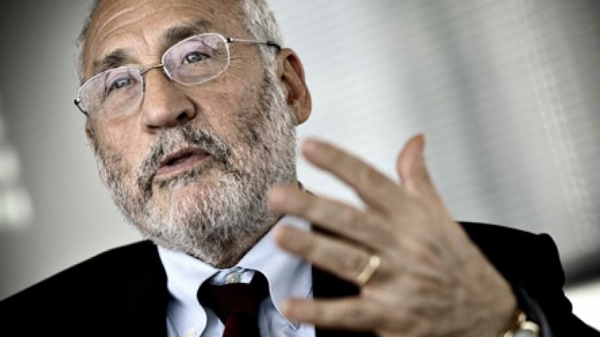 Στίγκλιτς: Το πρώτο ελληνικό πρόγραμμα σχεδιάστηκε για να σωθούν οι γαλλογερμανικές τράπεζες