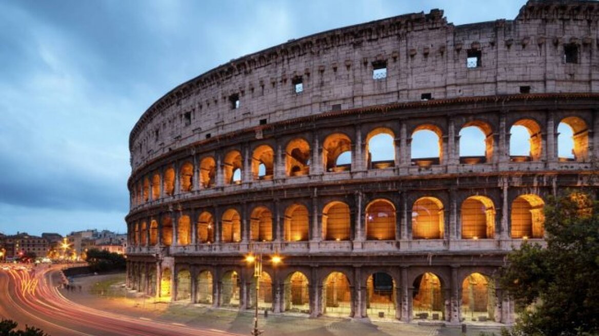 Βίντεο: Γερμανός μπήκε βράδυ στο Κολοσσαίο χωρίς να τον αντιληφθεί κανένας!