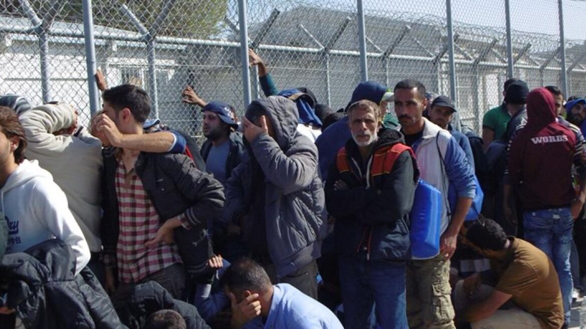 Greek refugee hotspots nearing full capacity