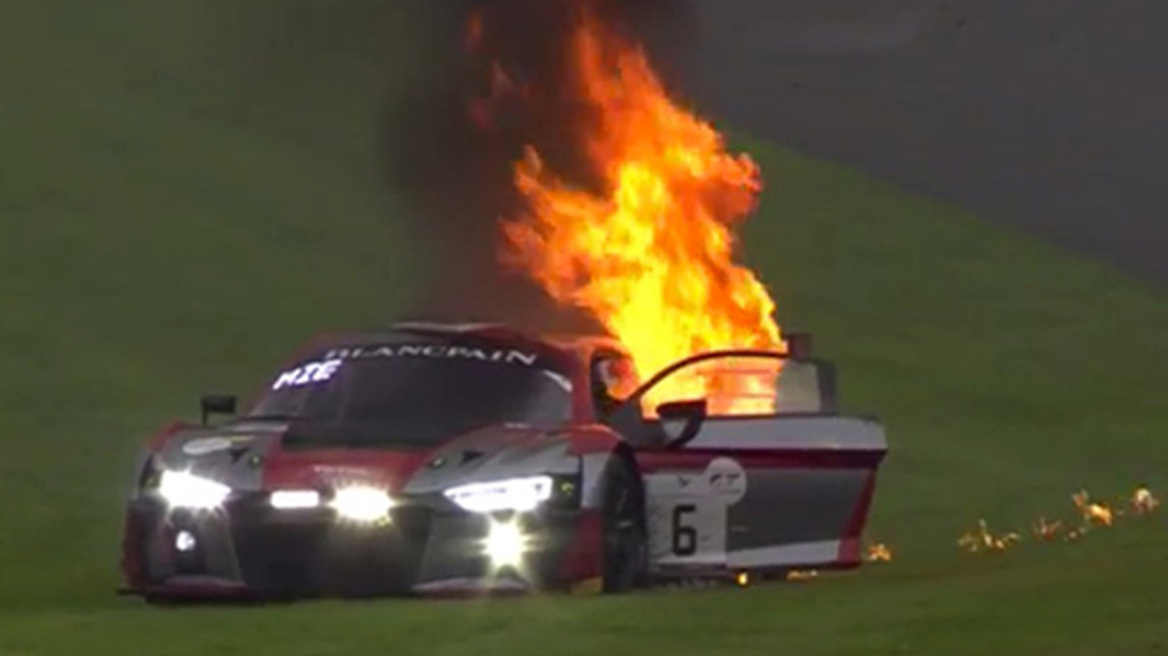 Video: Ένα Audi R8 στις φλόγες