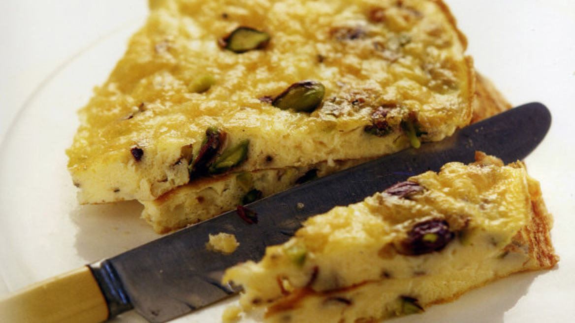 Omelet with Aegina pistachios