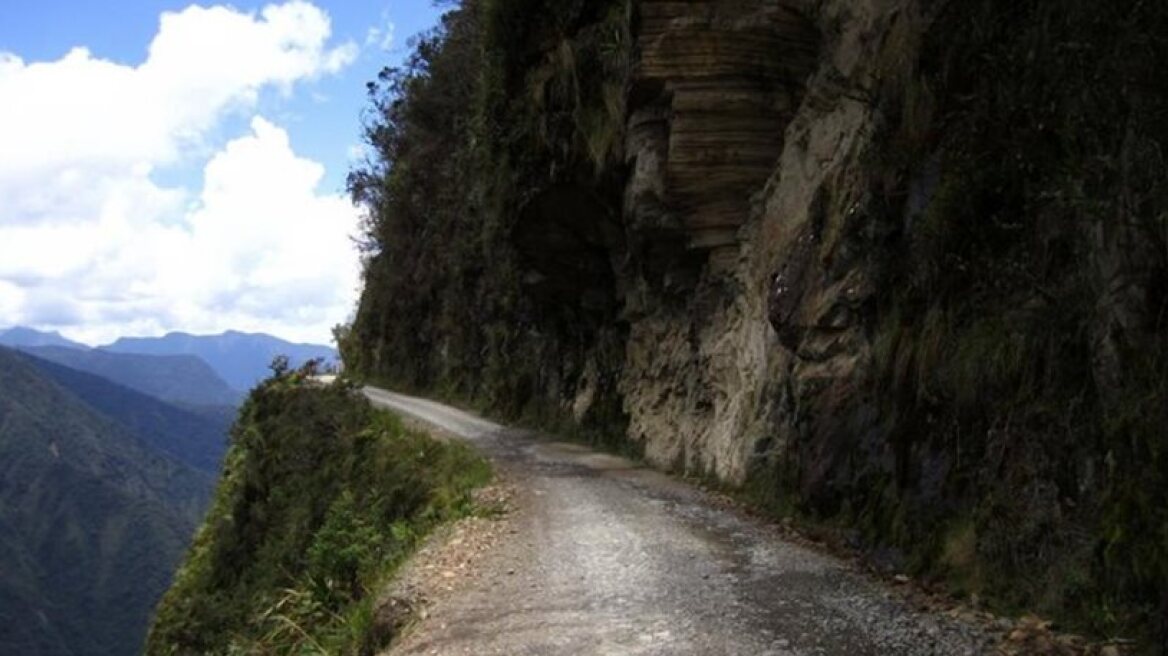 Driving on the most dangerous road in Greece (video)