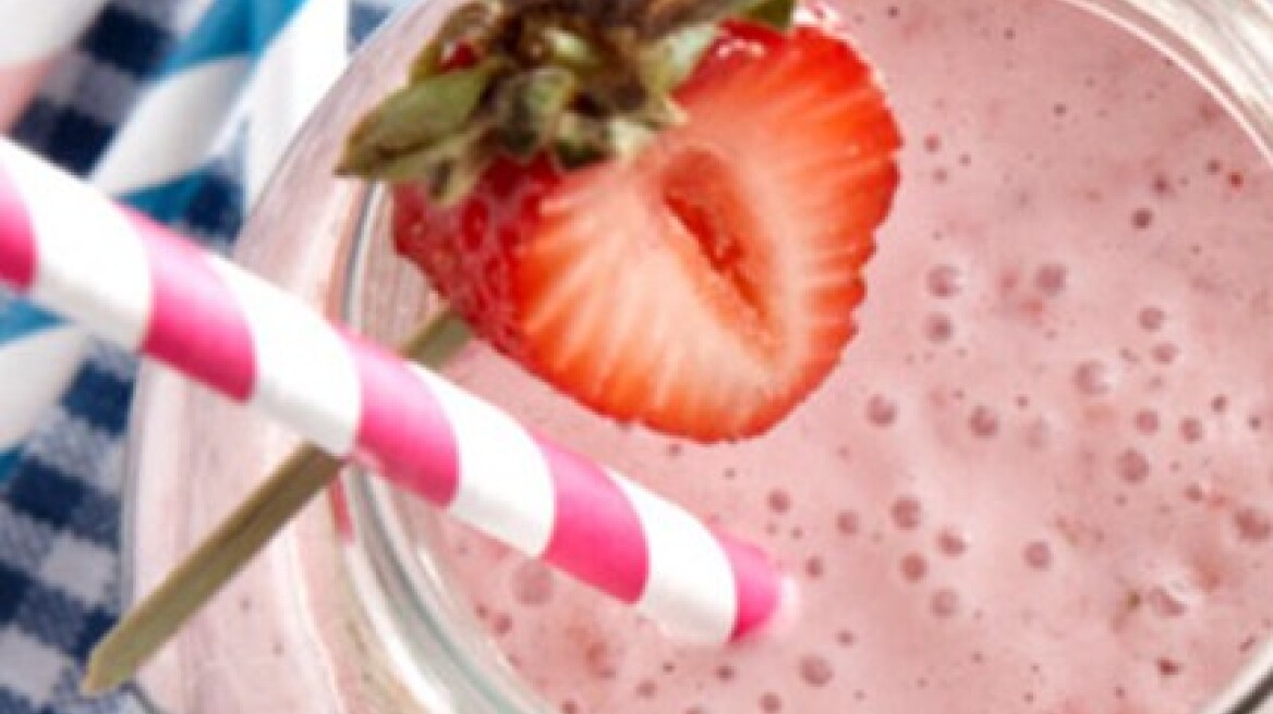 Smoothie φράουλα -γιαούρτι με σιρόπι αγαύης