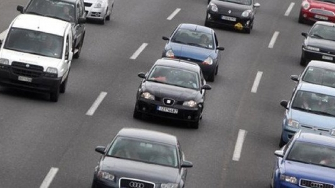 ΕΛΣΤΑΤ: Άνοδος 42,9% στις άδειες κυκλοφορίας ΙΧ τον Ιούλιο
