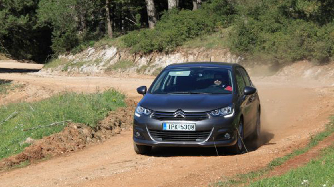 Με το Citroen C4 στις ειδικές του Ράλι Ακρόπολις