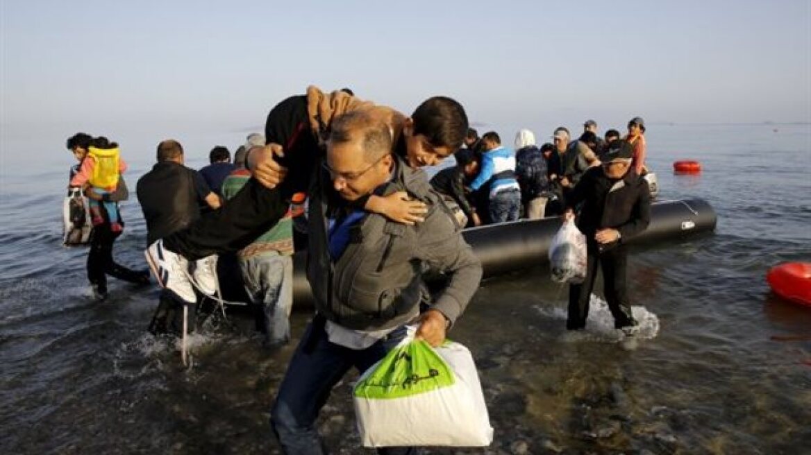 Συναγερμός στα νησιά για τους πρόσφυγες: Αύξηση 76% στις ροές μετά το πραξικόπημα στην Τουρκία