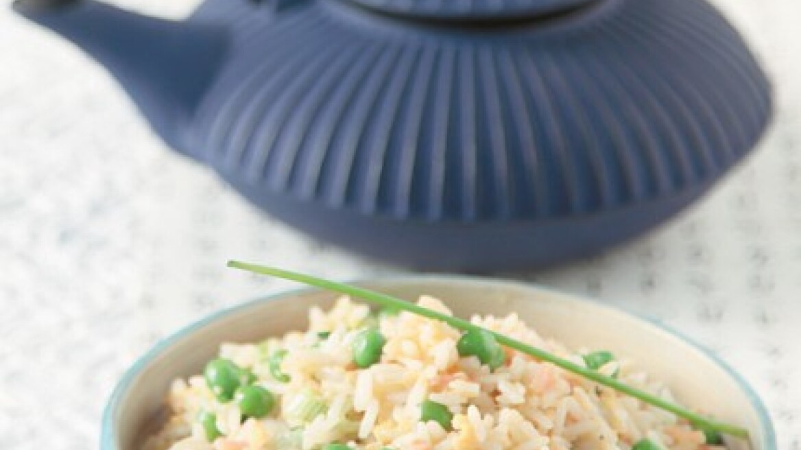 Γιαπωνέζικο τηγανητό ρύζι με ζαμπόν και λαχανικά