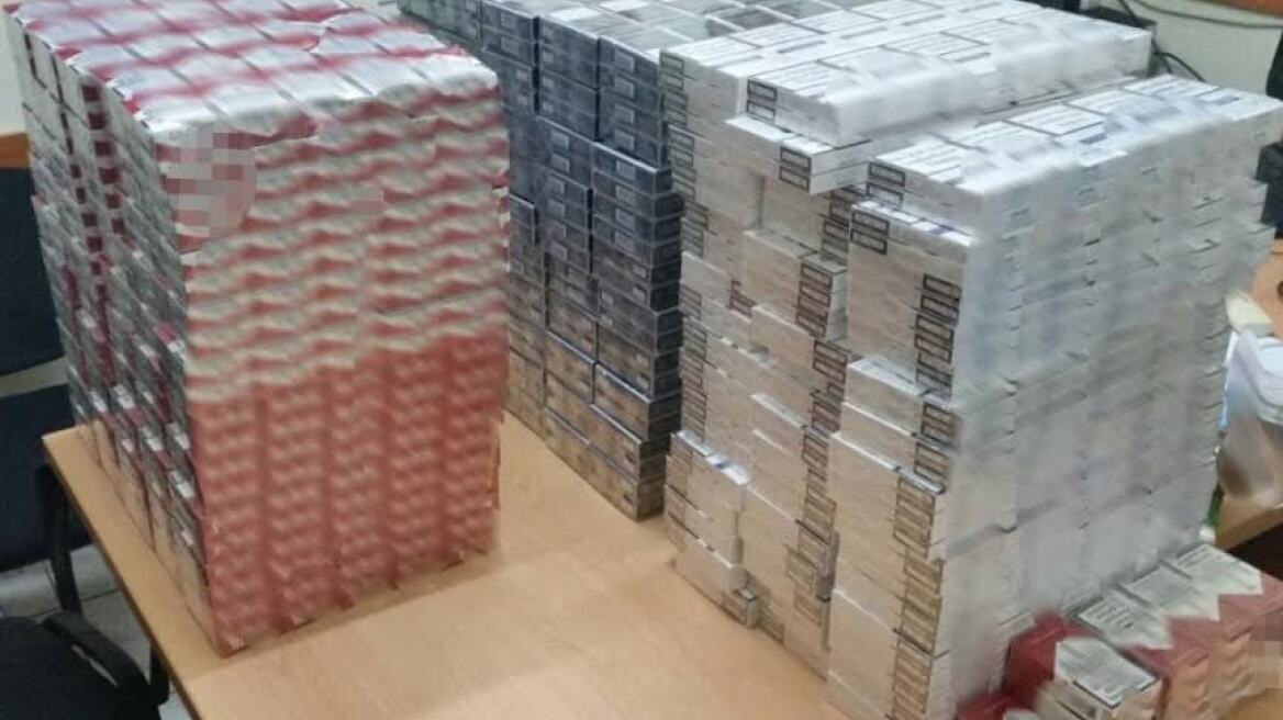 Διπλό χτύπημα στο λαθρεμπόριο τσιγάρων και καπνού