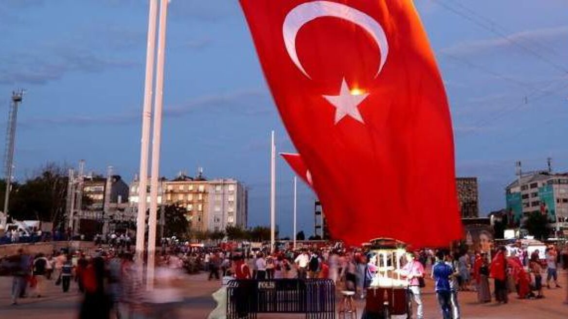 Τουρκία: Διάταγμα που θα επιτρέπει απολύσεις σε υπουργεία, ακτοφυλακή και στρατό