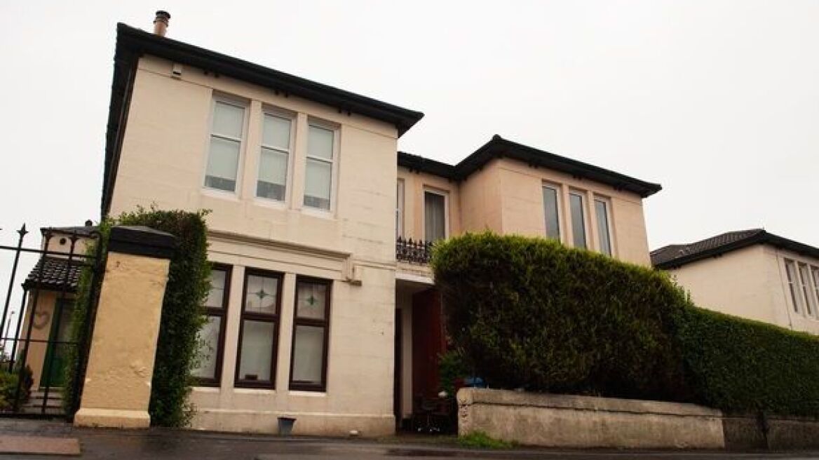 Scottish police encounter ghosts at house! (photo)