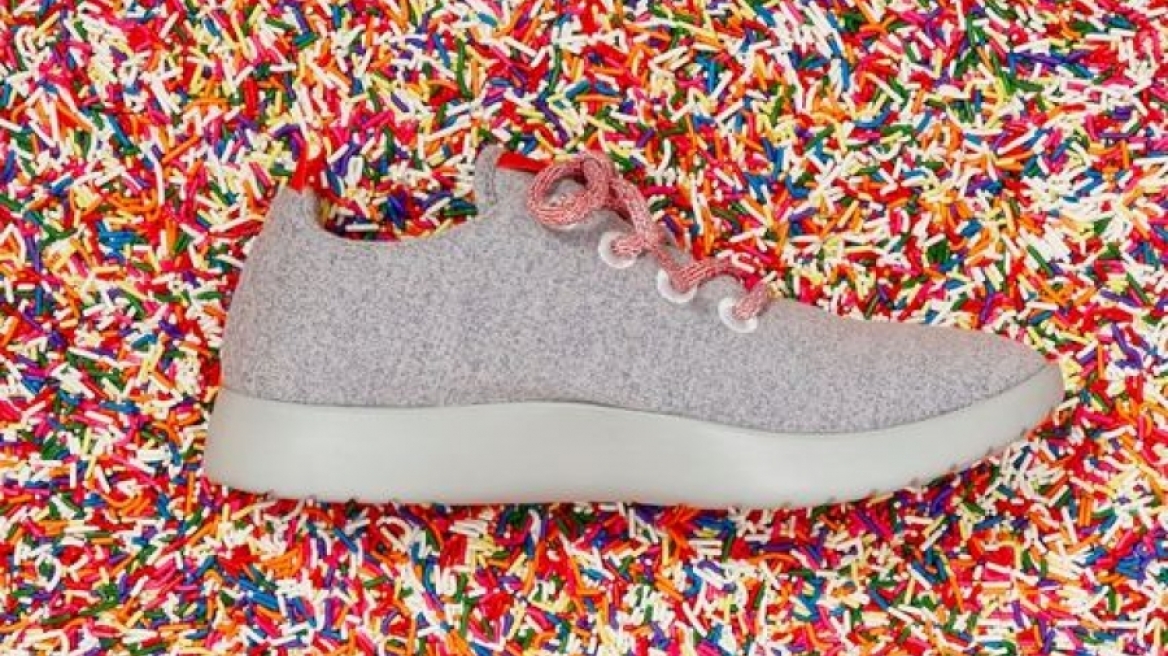 Δείτε τα πάνινα παπούτσια με τα οποία έχουν πάθει «εμμονή» οι επενδύτες της Silicon Valley