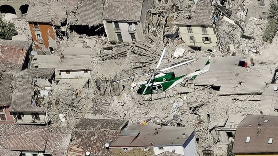 Italy earthquake: Video of the moment the tremor struck