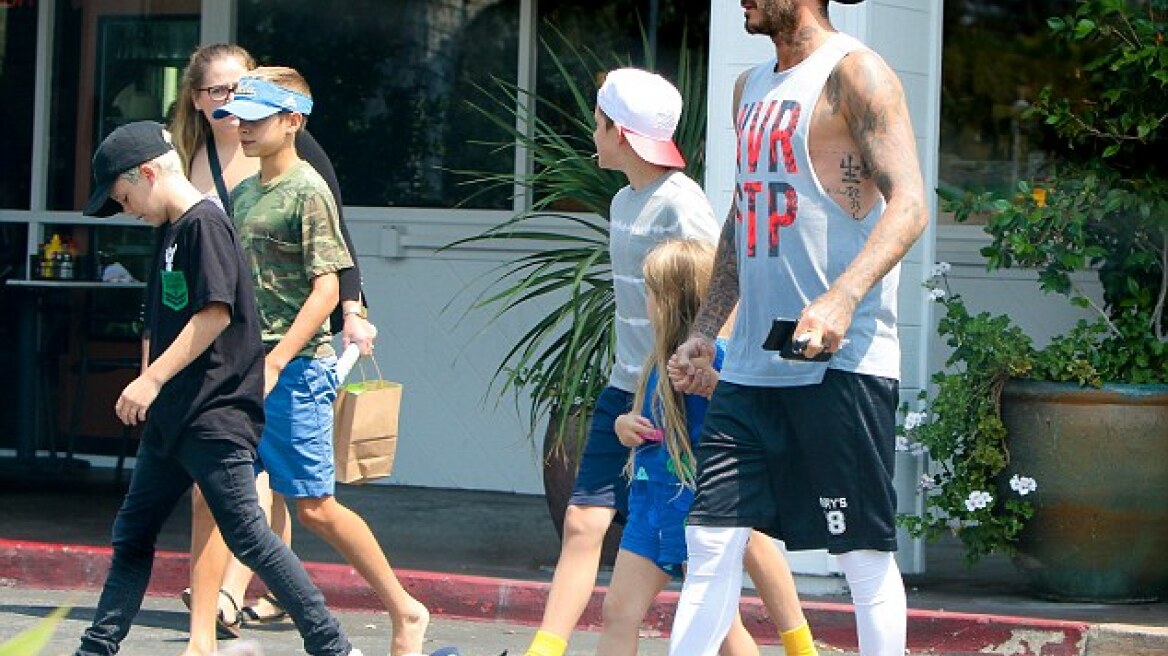 David Beckham: Για πρωινό με τα παιδιά του - Την παράσταση έκλεψε η μικρή Harper 