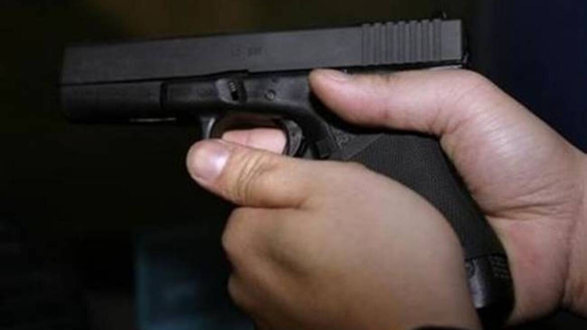 Καβάλα: Έκλεβε πινακίδες οχημάτων και αγόραζε όπλα!