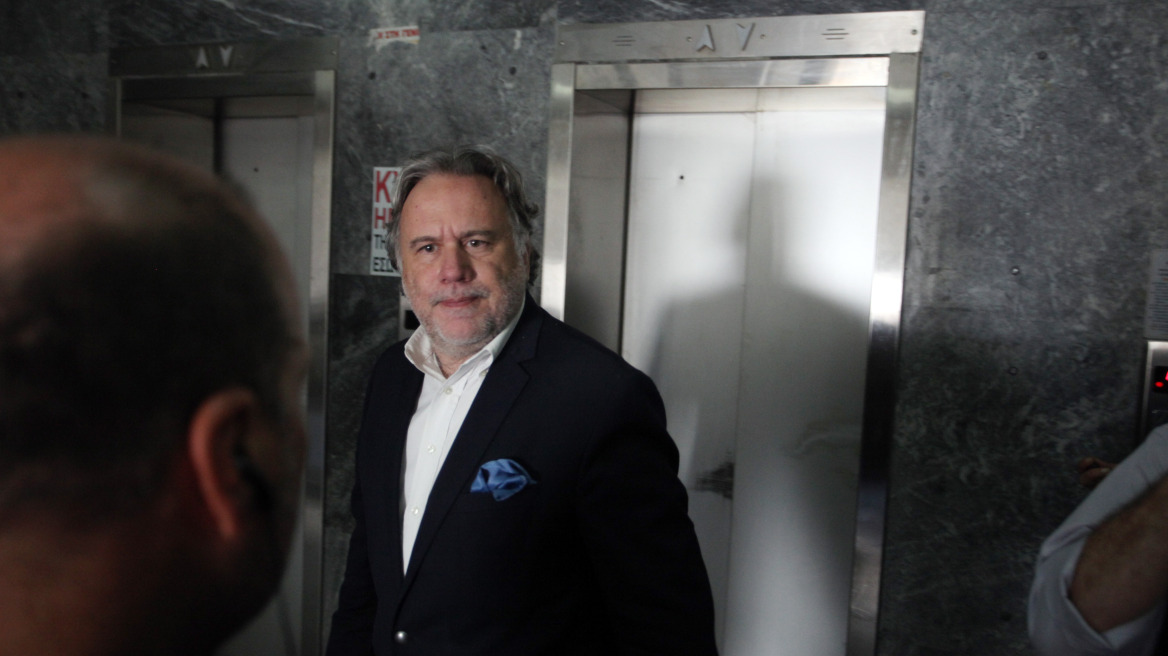 «Όμηροι» του ασφαλιστικού Κατρούγκαλου 150.000 δικαιούχοι προσωρινής σύνταξης