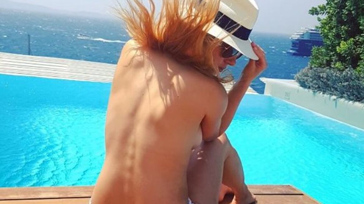 Sexy ‘Vikings’ star meditates semi-naked on Mykonos (photos)