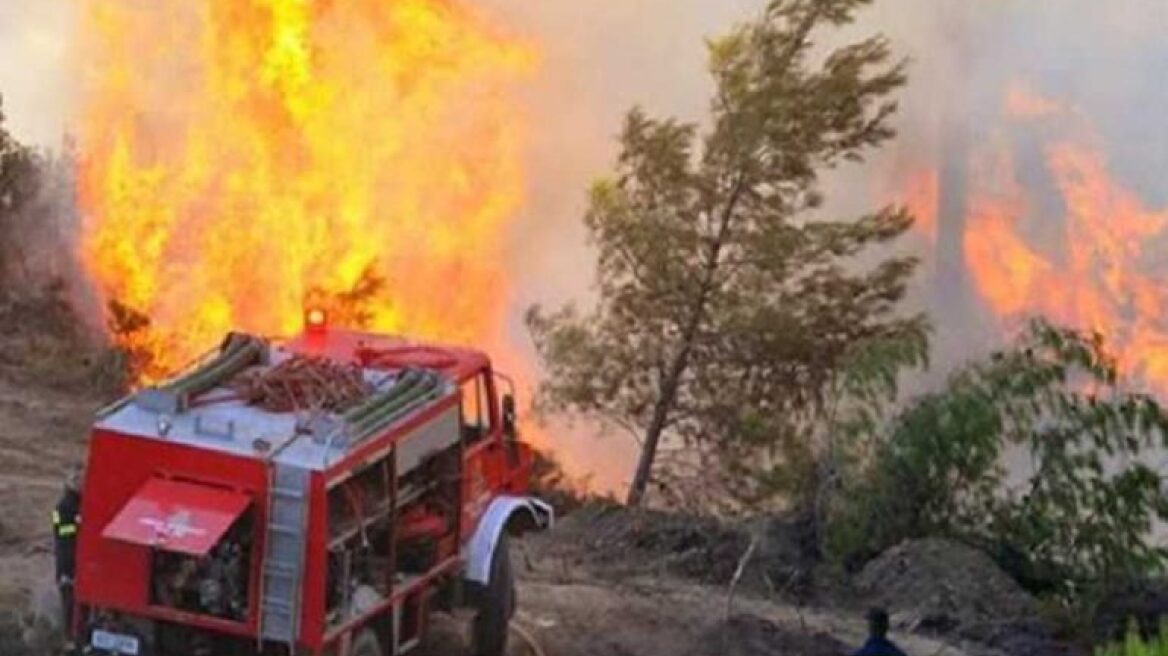 Πυρκαγιά σε δασική έκταση στον Κουβαρά Αμφιλοχίας