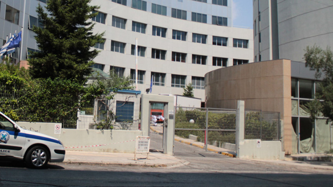 Πυρ ομαδόν από την αντιπολίτευση για τις τηλεοπτικές άδειες 