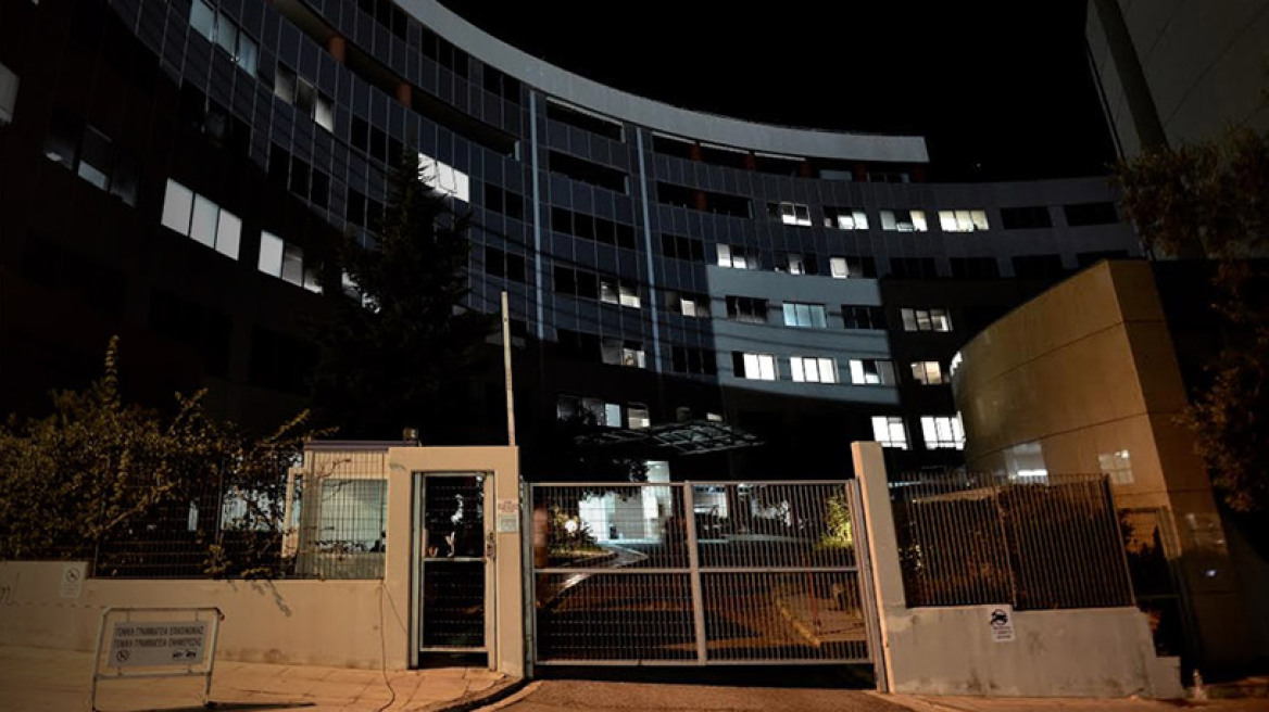 60 ώρες «μέσα» οι καναλάρχες για τις άδειες!