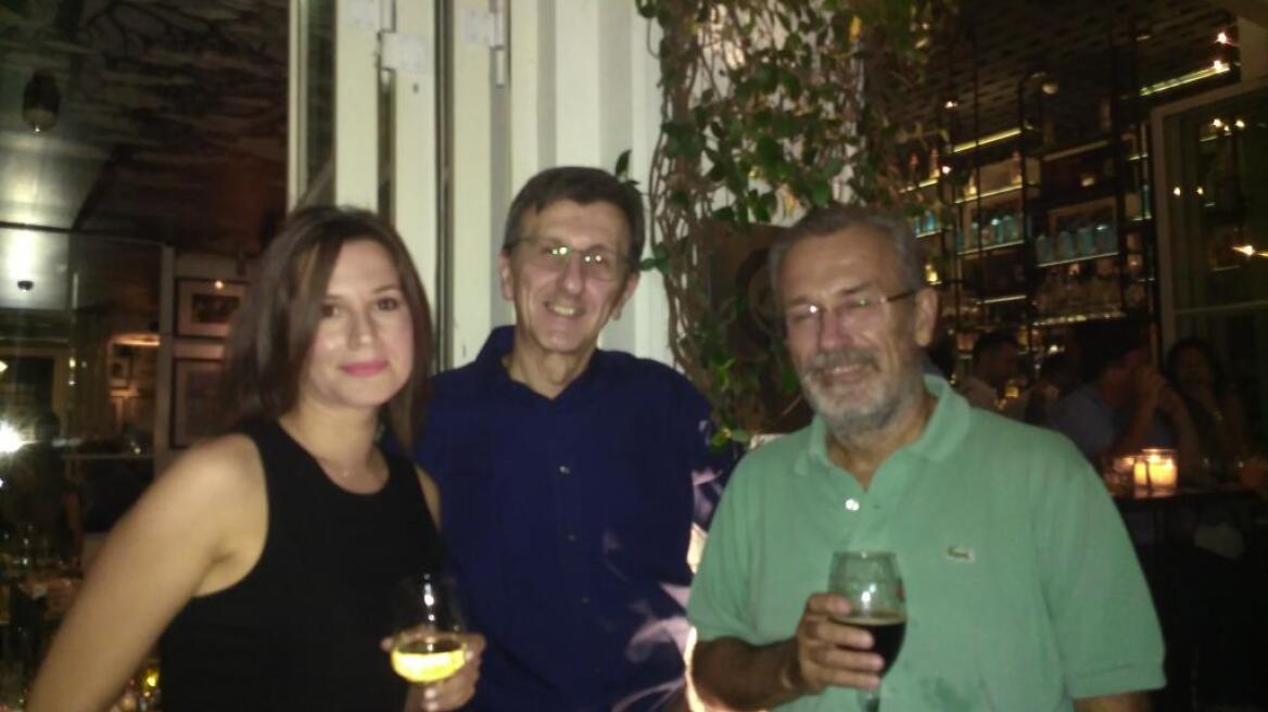 Η νυχτερινή έξοδος του ΣΚΑΪ περιμένοντας τον Κιμπουρόπουλο και την άδεια