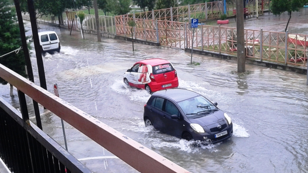 Σοβαρά προβλήματα από την καταιγίδα -και- στα Τρίκαλα