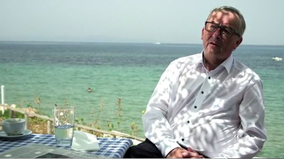 Juncker behind the scenes video interview at a Greek fish tavern (video+photos)