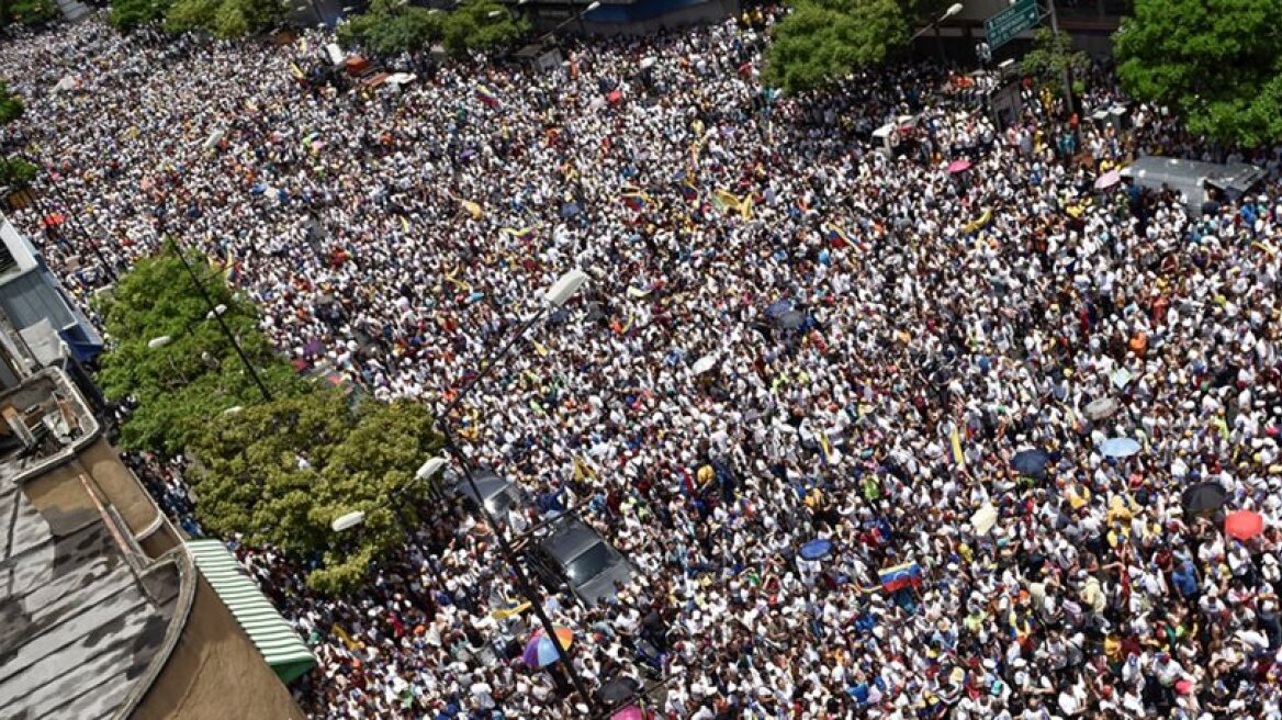 Huge protests against Venezuelan President Maduro in Caracas