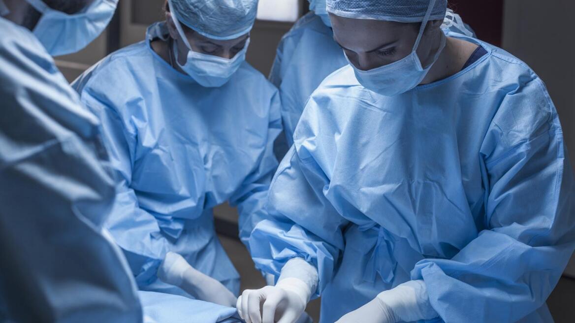 Βρετανία: Πρόταση να μην χειρουργούνται υπέρβαροι και καπνιστές 
