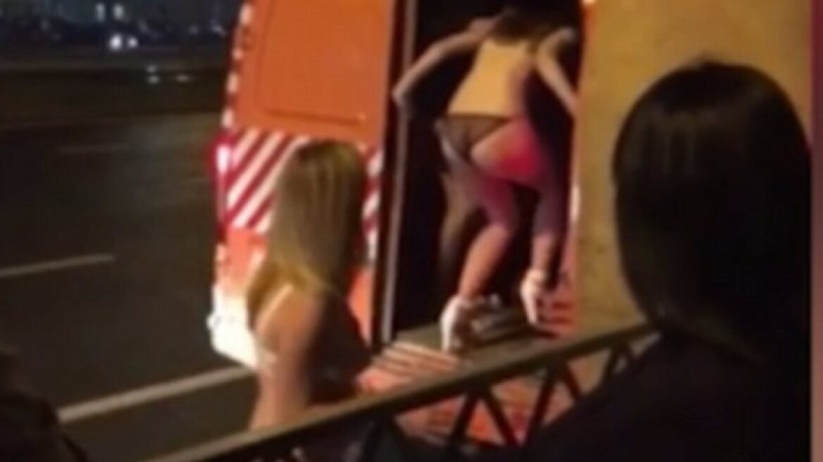 Surprise: Half-naked Russian girls in a van (video)