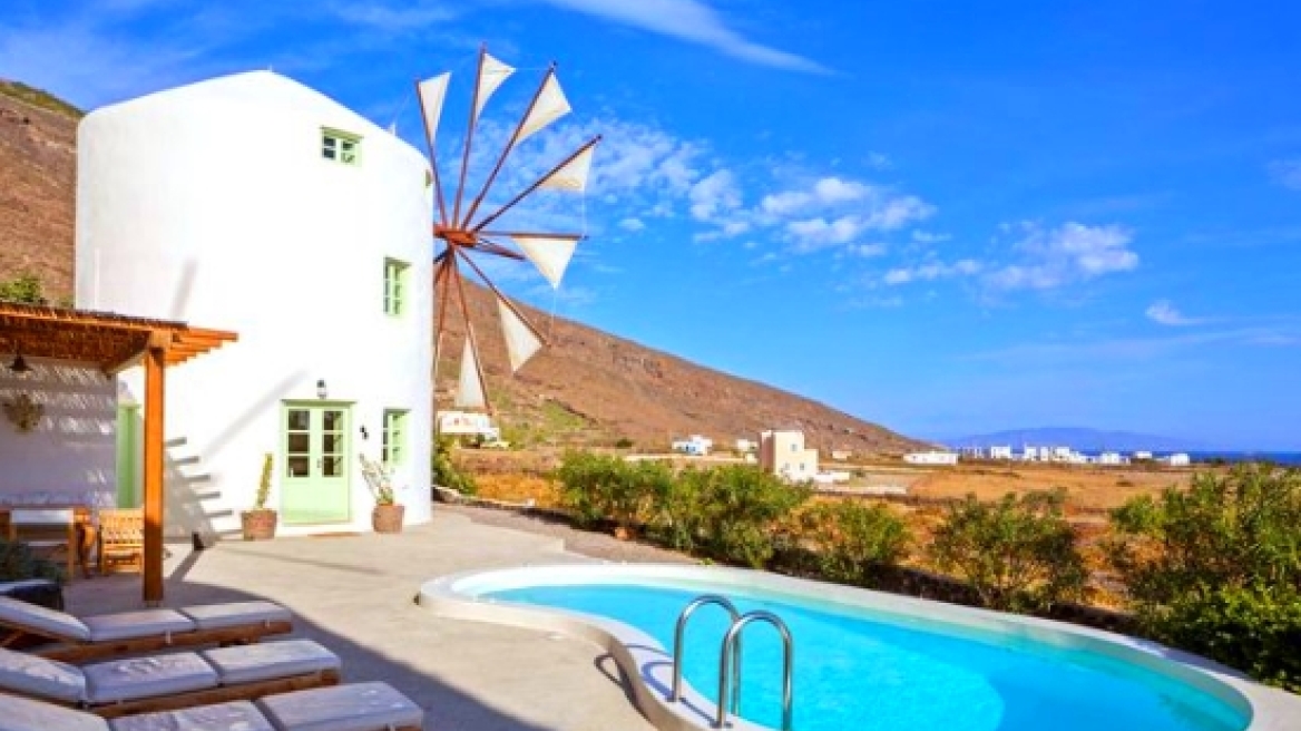 20 βίλες της Airbnb που θα σας τρελάνουν - οι 2 στη Σαντορίνη