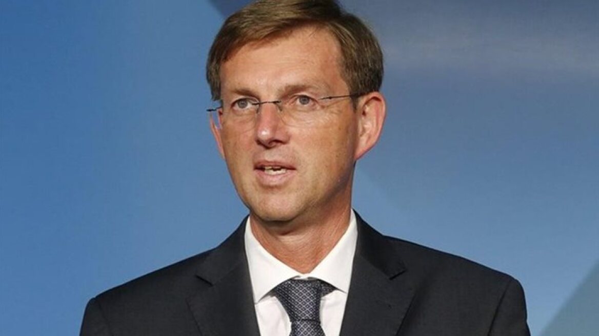 Slovenian PM: Greece could be kicked out of Schengen