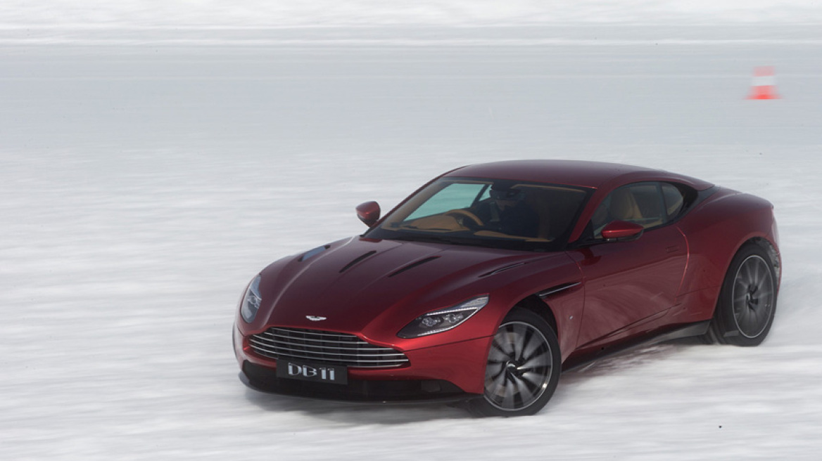 Video: Παιχνίδια στο χιόνι με την Aston Martin DB11