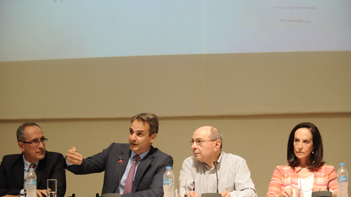 Μητσοτάκης: Η κυβέρνηση ξηλώνει το νόμο Διαμαντοπούλου