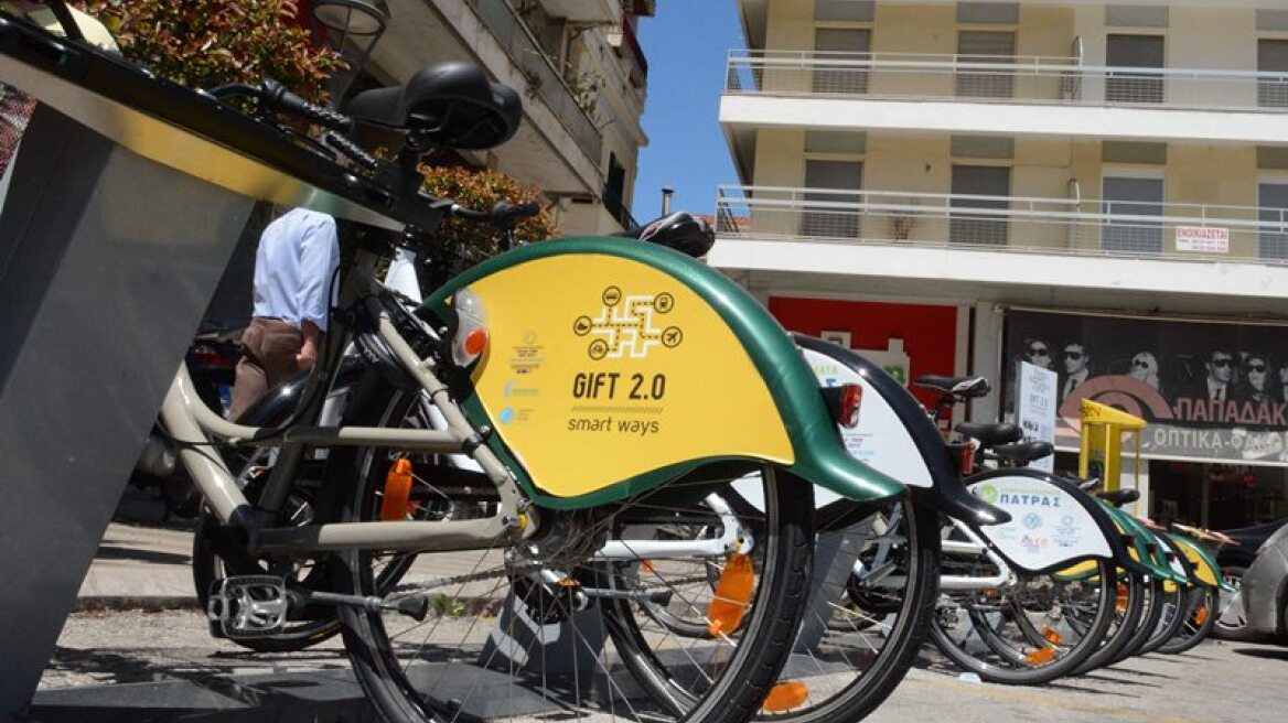 Πάτρα: Κατέστρεψαν και έκλεψαν κοινόχρηστα ποδήλατα 