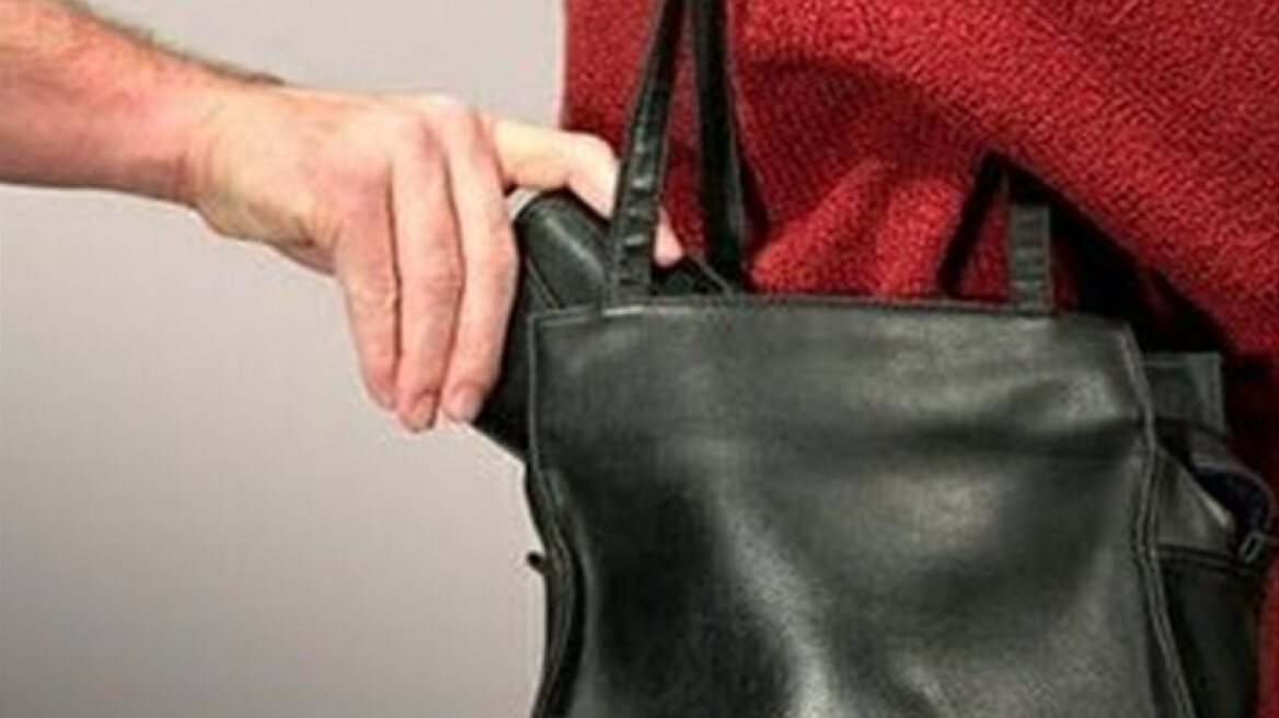 Ανήλικος τρύπωσε στα ΚΑΠΗ και ξάφρισε υπάλληλο