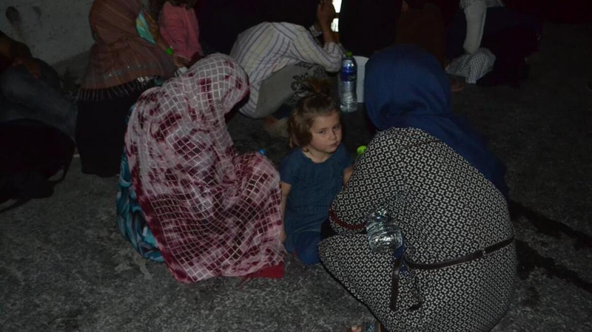 Κάτοικοι Μόριας: Δεν κοιμόμαστε - Φοβόμαστε μην μπουν στα σπίτια μας