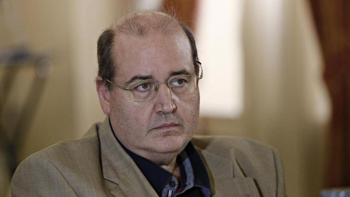 Εκπαιδευτικοί καταγγέλλουν: Ο Φίλης «κρύβει» πάνω από 7.000 κενά