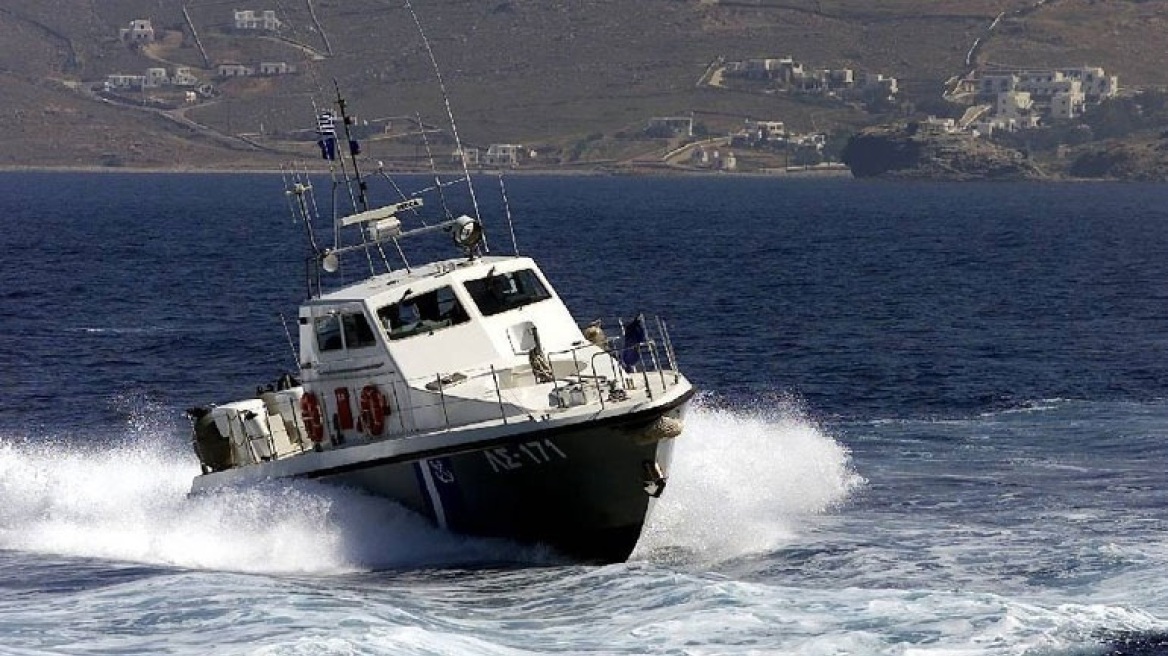 Αλεξανδρούπολη: Εντοπίστηκαν 32 πρόσφυγες σε ακυβέρνητη λέμβο