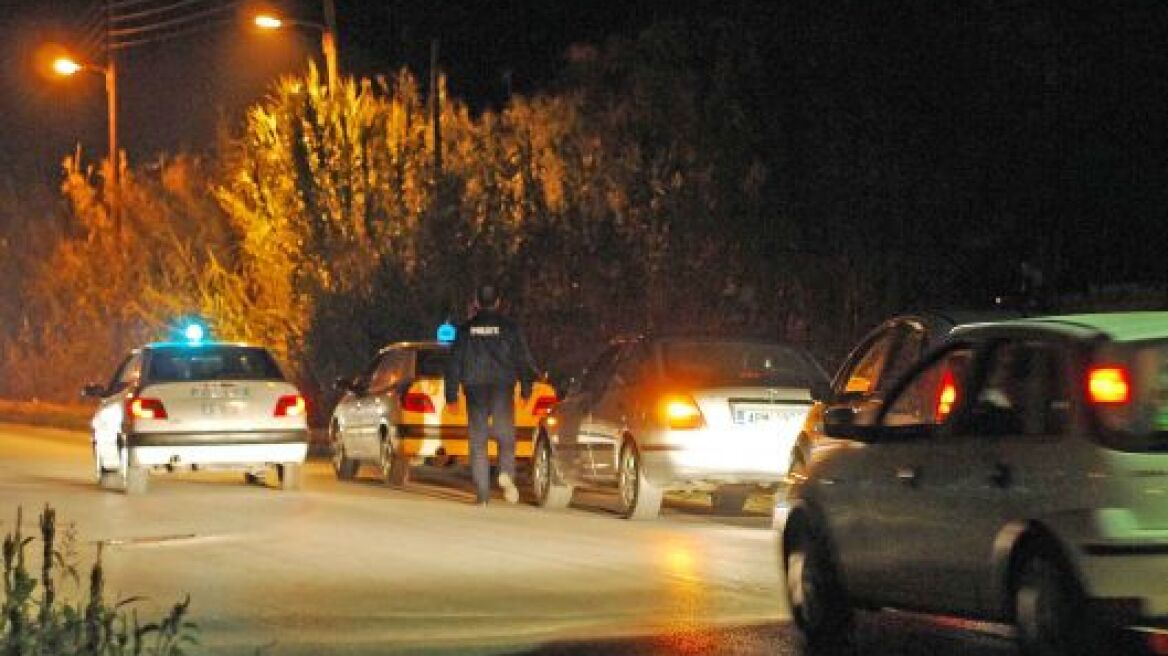 Αμφιλοχία: «Βομβάρδιζαν» διερχόμενα οχήματα με... πορτοκάλια!