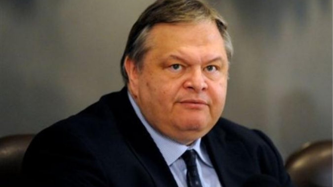 Βενιζέλος: Η χώρα κινδυνεύει με «συνολική» κατάρρευση