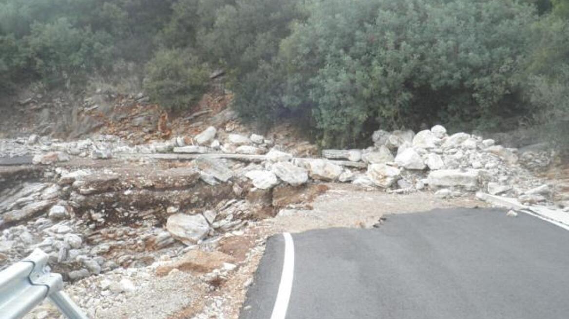Μεσσηνία: Κακοπέτρι... όνομα και πράγμα ο δρόμος