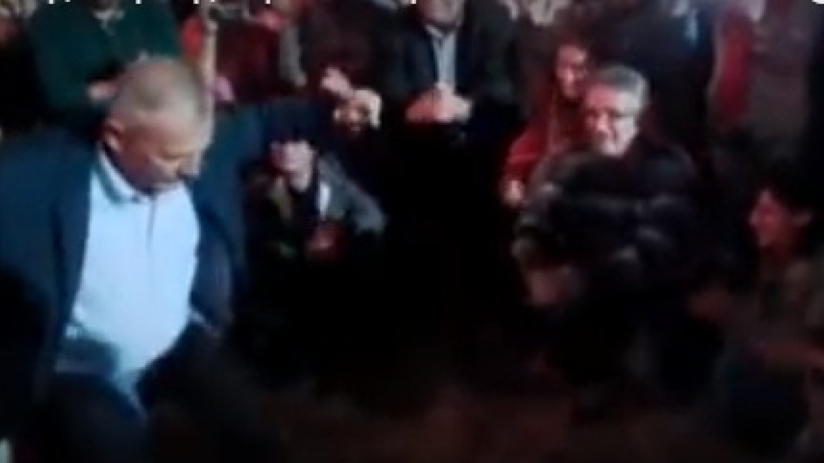 Βίντεο: Το «βαρύ» ζεϊμπέκικο του Θανάση Παφίλη