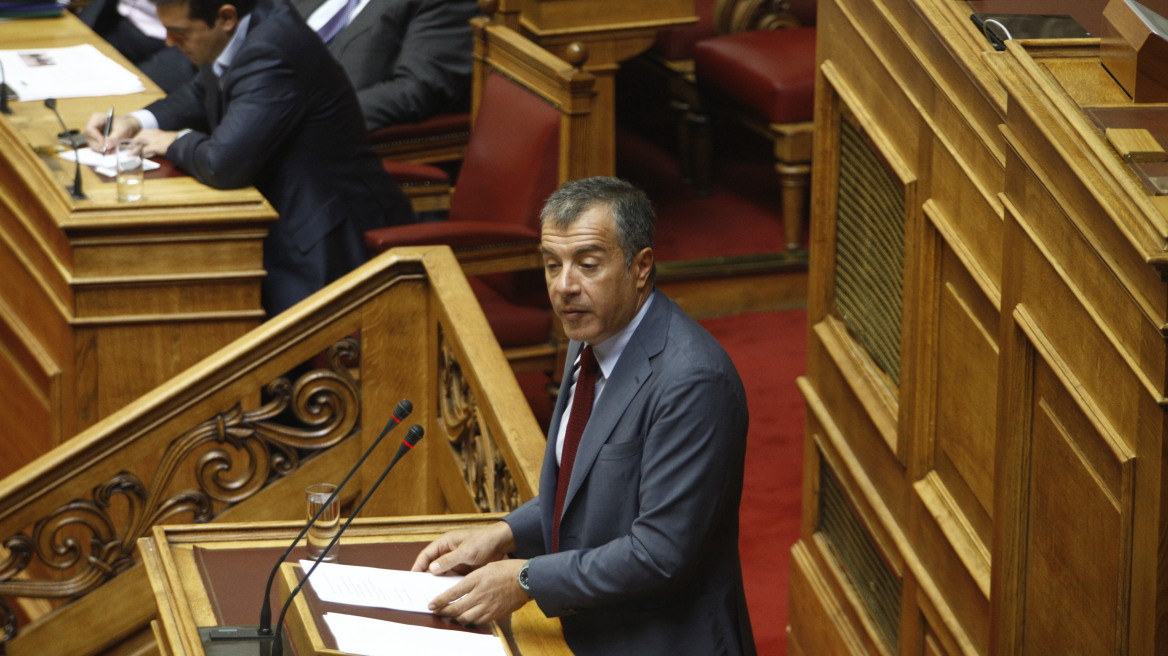 Γιατί ο Σταύρος Θεοδωράκης φόρεσε σήμερα γραβάτα στη Βουλή 