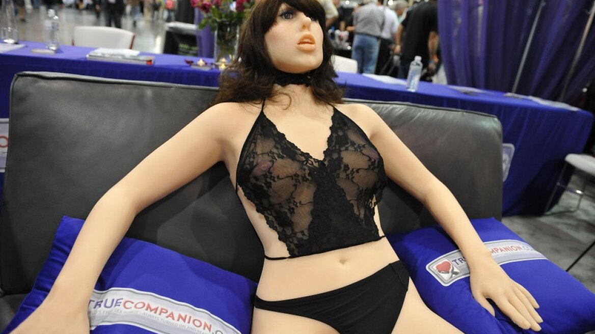  Sex robot cafe to open in London