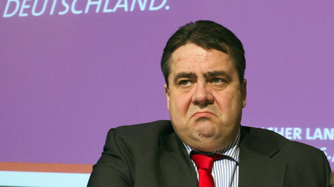 «Πυρά» Γκάμπριελ κατά Deutsche Bank για τα περί κερδοσκοπίας