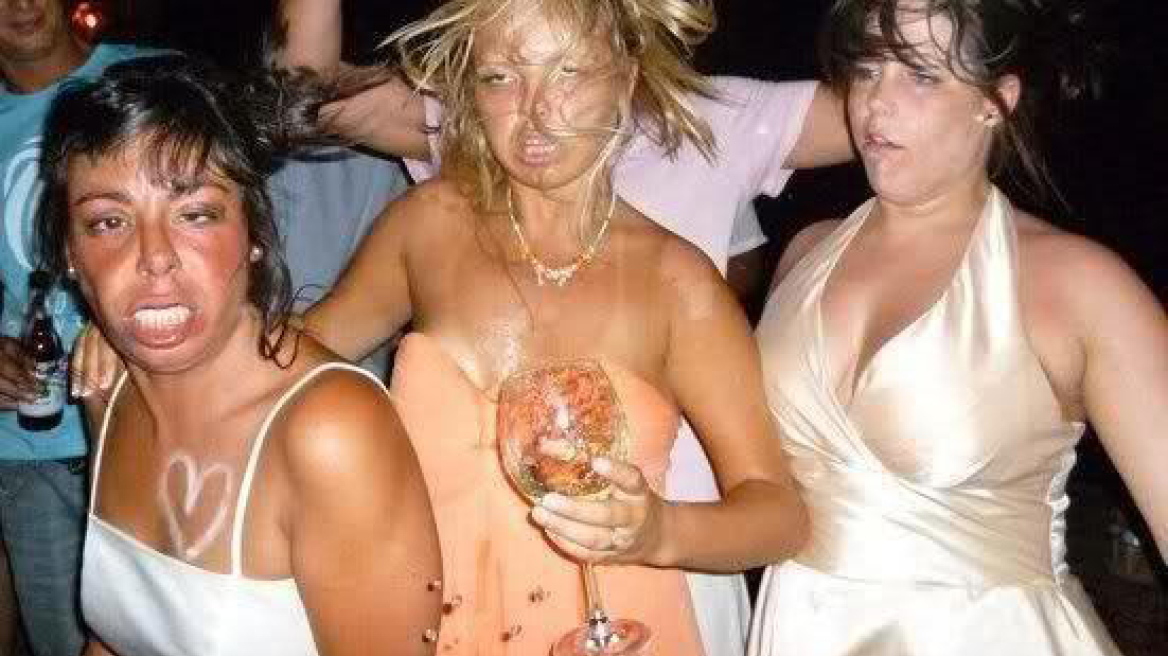 Embarrassing wedding photos! (hilarious pics)