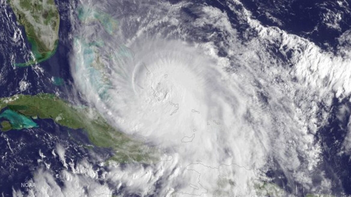 US braces for hurricane Mathew (photos)