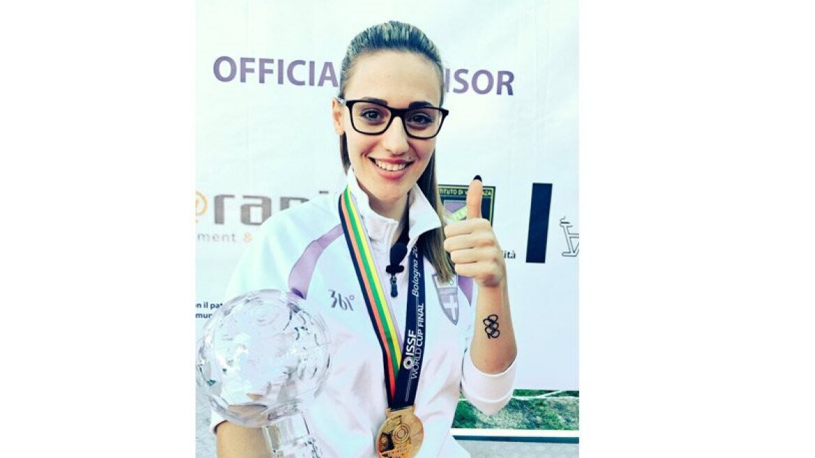 Anna Korakaki wins gold in World Cup competition (video of winning shots)