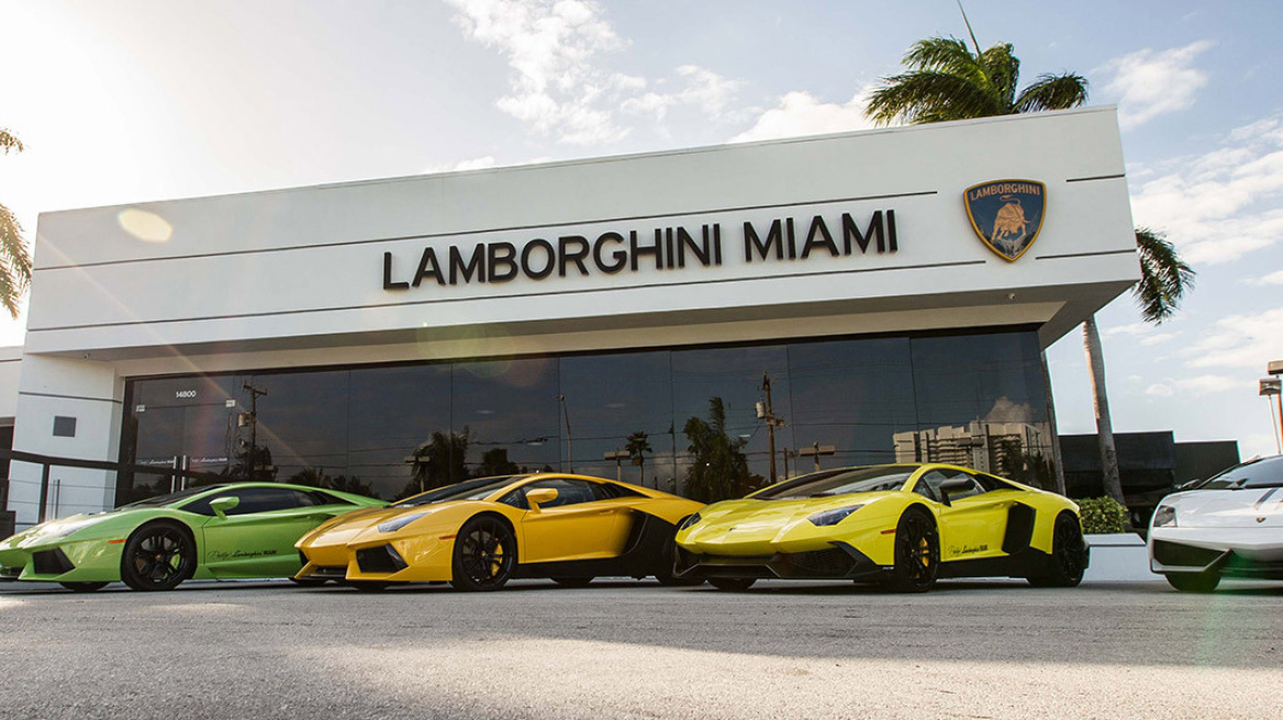 Video: Πανικός με τις Lamborghini λόγω τυφώνα...