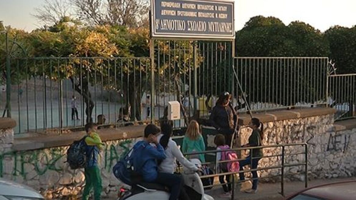 Δημοσιογράφος από Λέσβο: Στημένη η είδηση για το λουκέτο στο 8ο Δημοτικό 